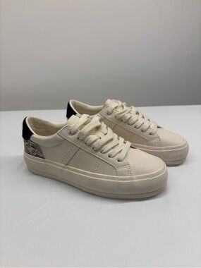 Zara Cream Low-Top Sneakers with Black Heel Accent